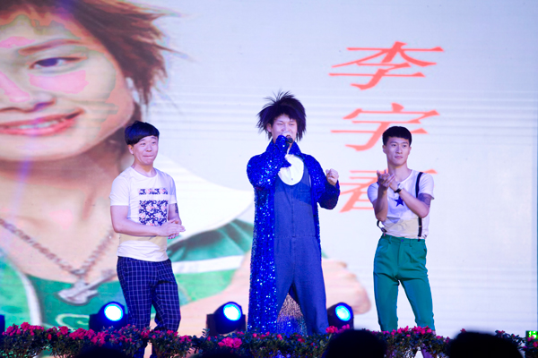 1454392882306527.jpg 12本山傳媒二人轉(zhuǎn)小飛6.jpg